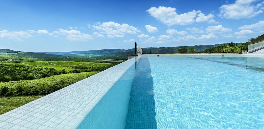 Winery & Design Roxanich Motovun