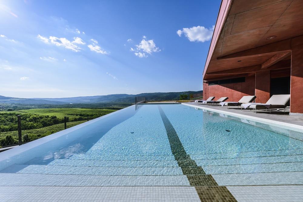 Hotel Winery & Design Roxanich 4*